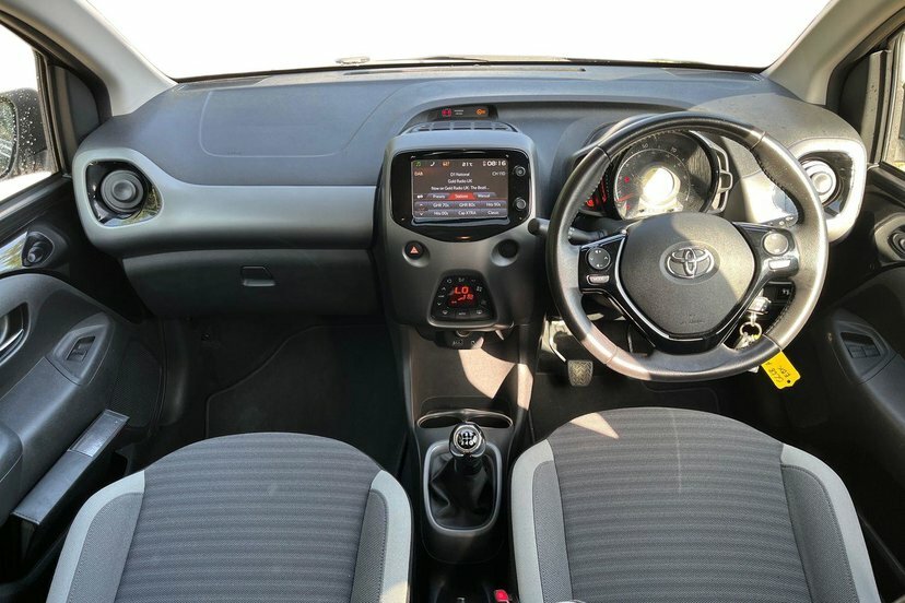 Toyota Aygo 1.0 Vvt-i X-plore Hatchback 71 GL68EBK Black #6