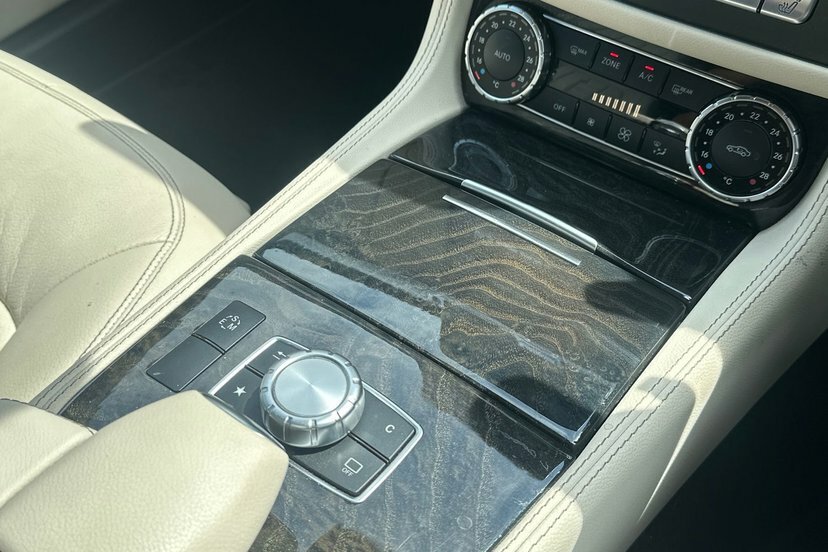 Mercedes-Benz CLS Saloon White #23