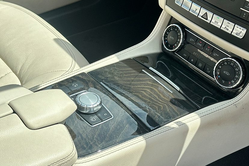 Mercedes-Benz CLS Saloon White #8