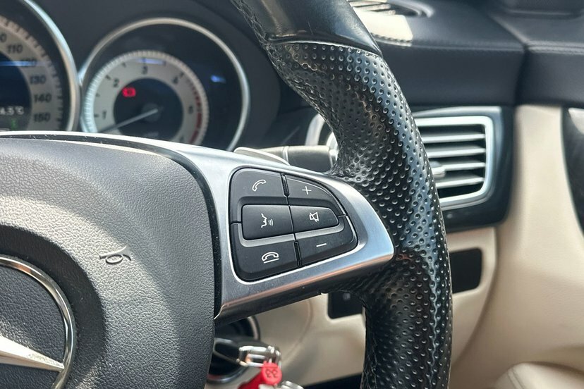 Mercedes-Benz CLS Saloon White #17