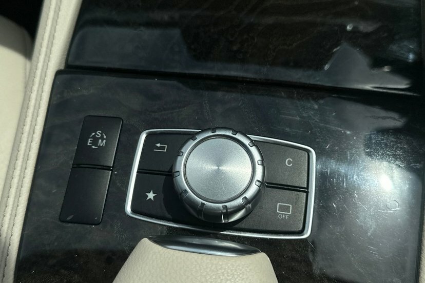 Mercedes-Benz CLS Saloon White #25