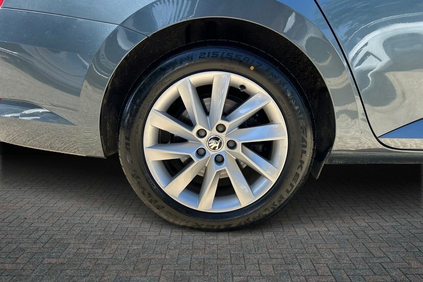 Skoda Superb 1.5 Tsi Act Se Technology Hatchback Man Grey #5