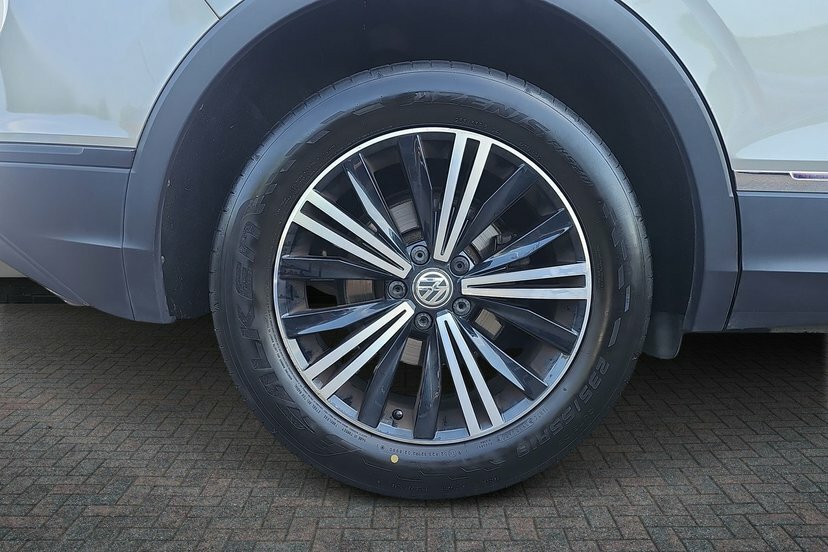 Volkswagen Tiguan 1.4 Tsi Se Suv 150 Ps Silver #5