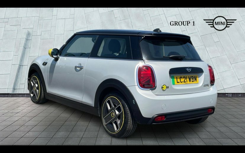 Mini Hatch Level 1 White #2