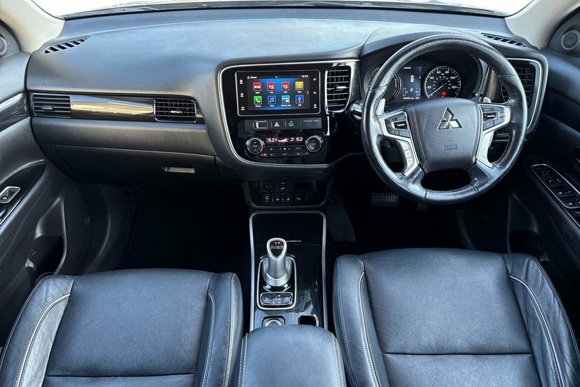 Mitsubishi Outlander 2.0H 12Kwh 4H Suv Plug-in Hybrid Cvt 4W Grey #6
