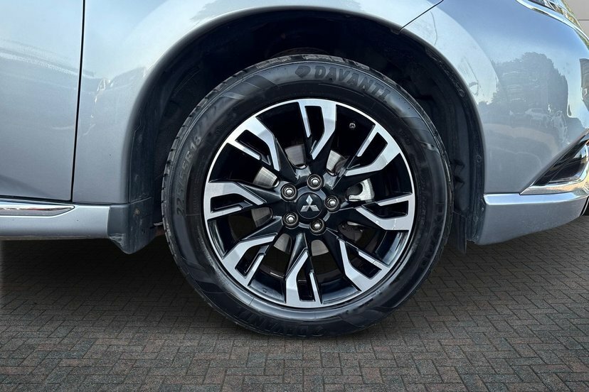 Mitsubishi Outlander 2.0H 12Kwh 4H Suv Plug-in Hybrid Cvt 4W Grey #5