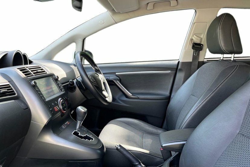 Toyota Verso 1.8 V-matic Design Mpv Multidrive S 7 White #2