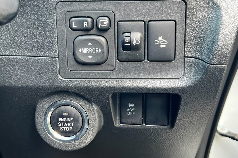 Toyota Verso Valvematic Icon Brown #23