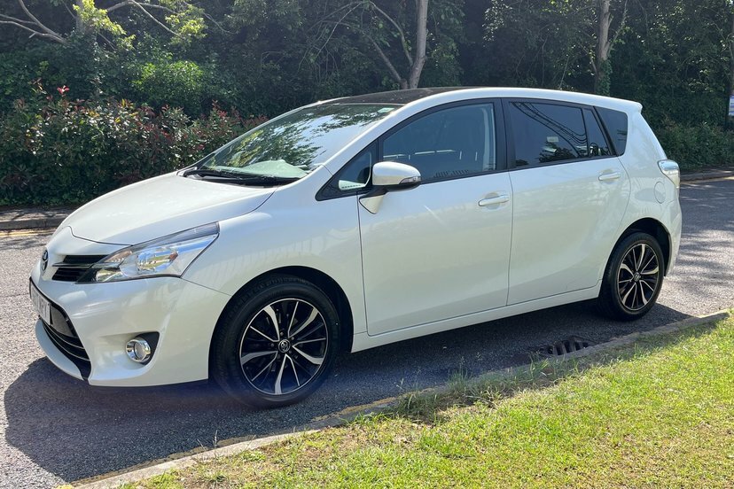Toyota Verso Valvematic Icon Brown #18