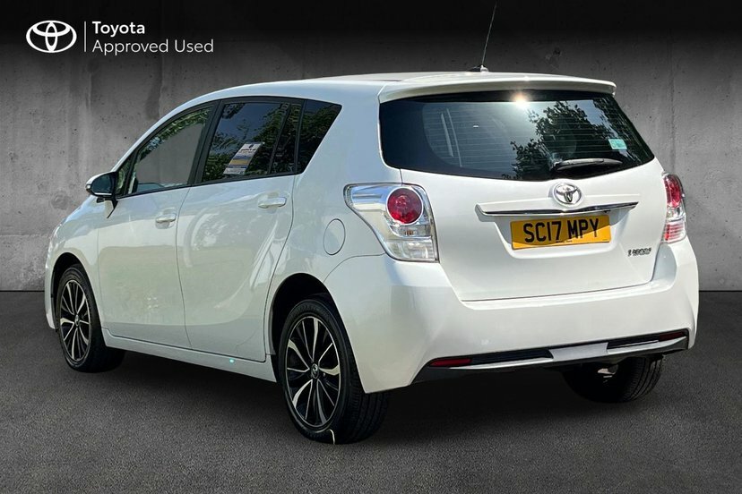 Toyota Verso 1.8 V-matic Design Mpv Multidrive S 7 White #3