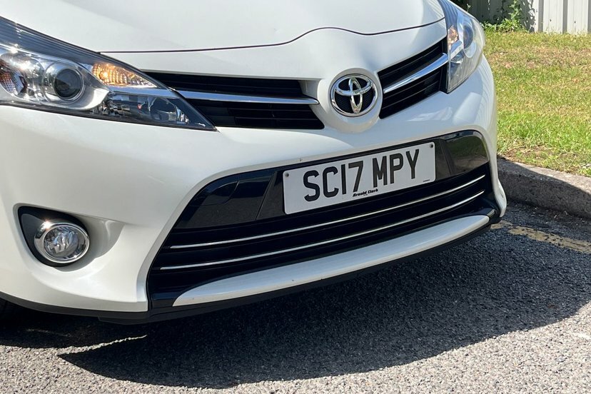 Toyota Verso Valvematic Icon Brown #17