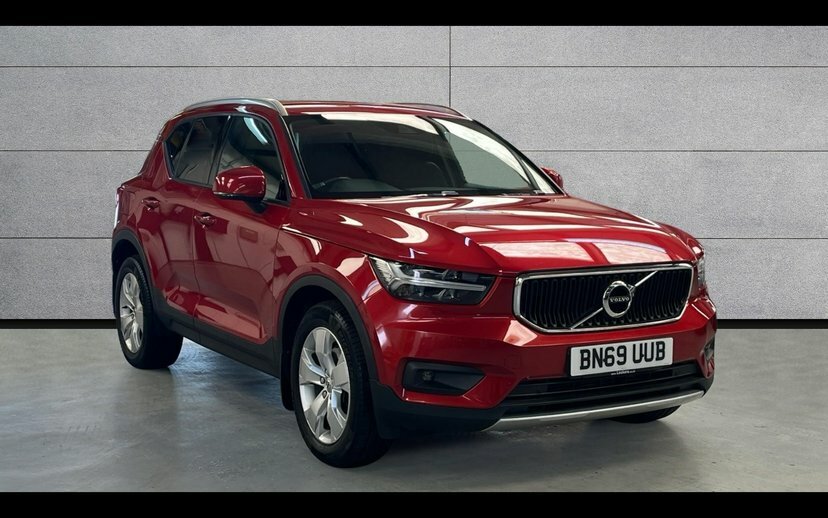 Volvo XC40 2.0 D3 Momentum Pro Suv Awd 150 P Red