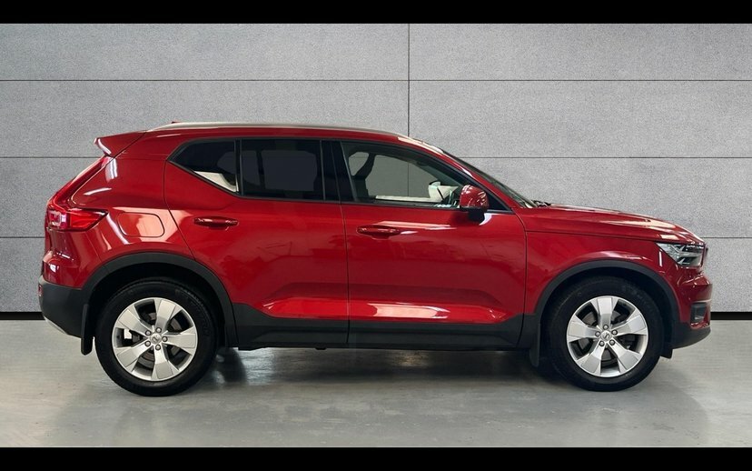 Volvo XC40 2.0 D3 Momentum Pro Suv Awd 150 P BN69UUB Red #3