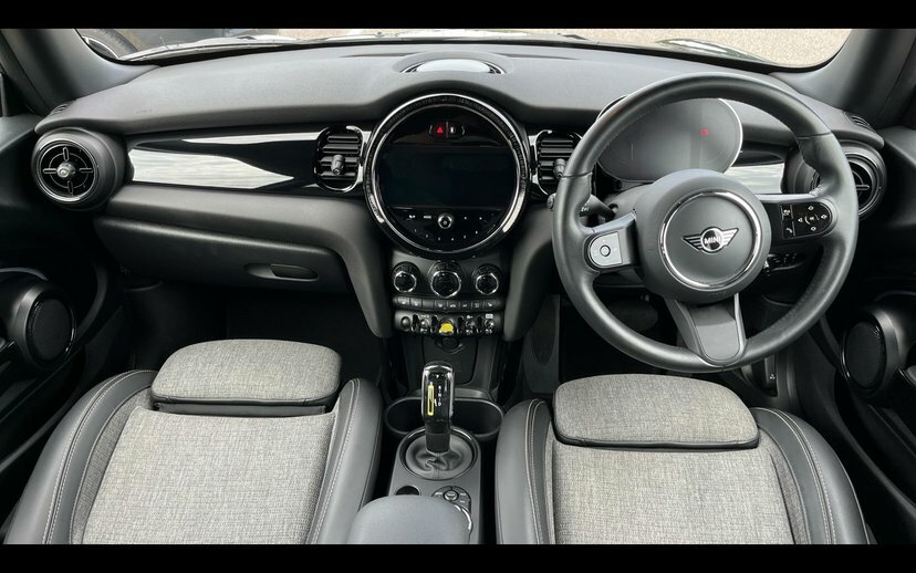 Mini Hatch Level 2 Black #4