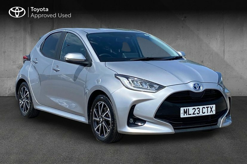 Toyota Yaris 1.5 Vvt-h Design Hatchback Hybrid E-cvt Silver