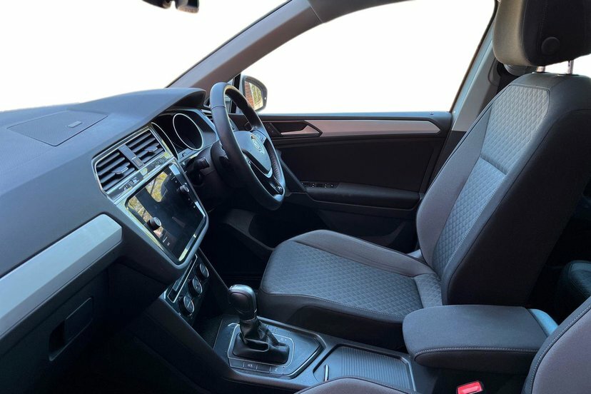 Volkswagen Tiguan 2.0 Tdi Bluemotion Tech Se Navigation Suv Dies White #2