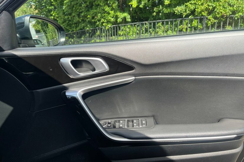 Kia Proceed My24 Gt Line 1.5 T-gdi 158 Red #11