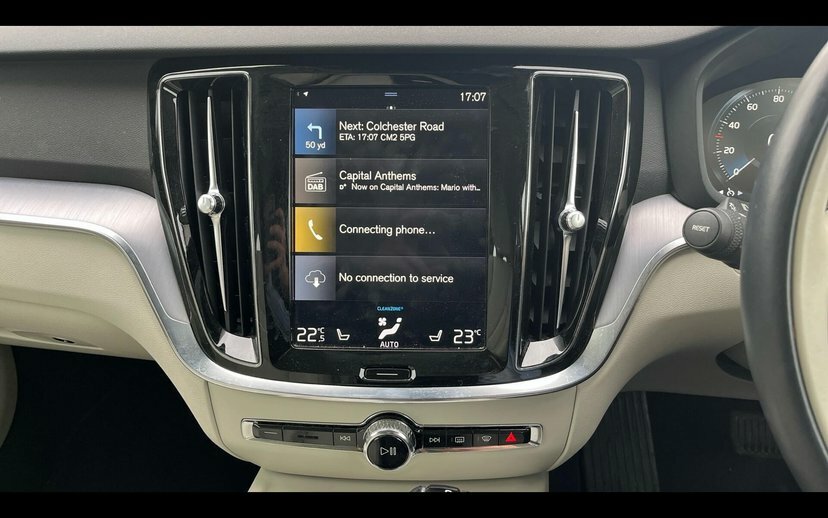 Volvo V60 2.0 T4 190 Momentum Plus Grey #8