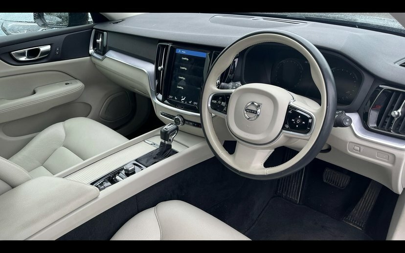 Volvo V60 2.0 T4 Momentum Plus  #6