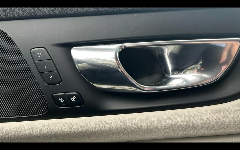 Volvo V60 2.0 T4 190 Momentum Plus Grey #23