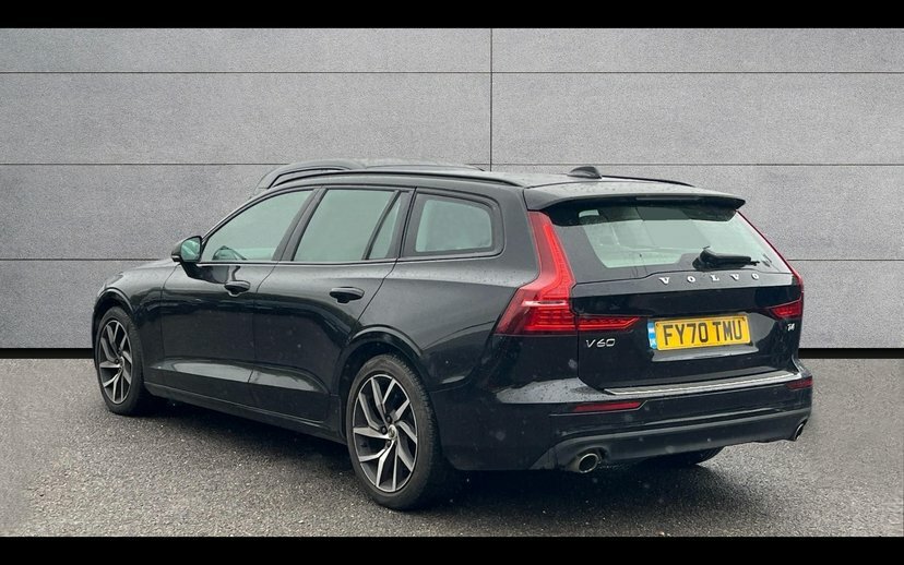 Volvo V60 2.0 T4 Momentum Plus  #2