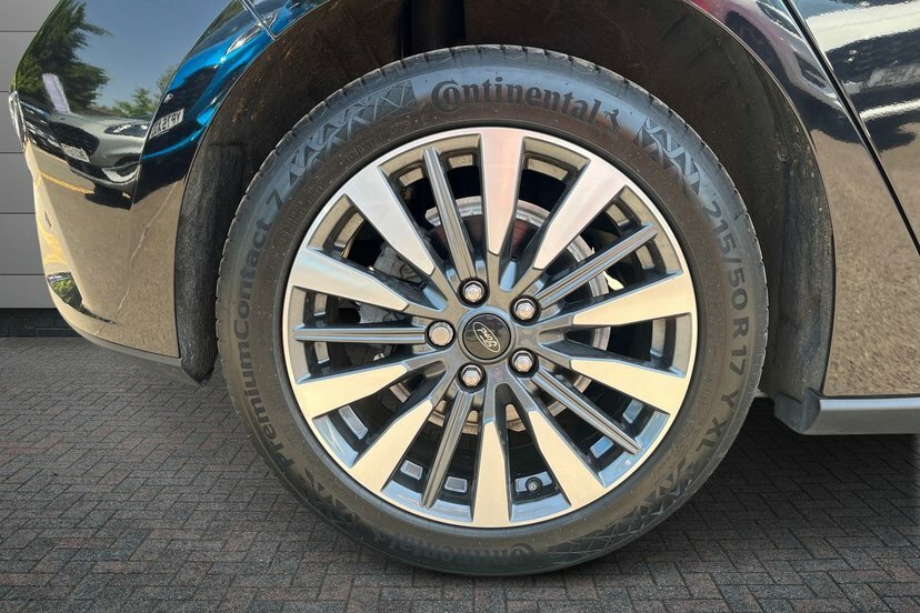 Ford Focus 1.0T Ecoboost Mhev Titanium X Hatchback Black #5