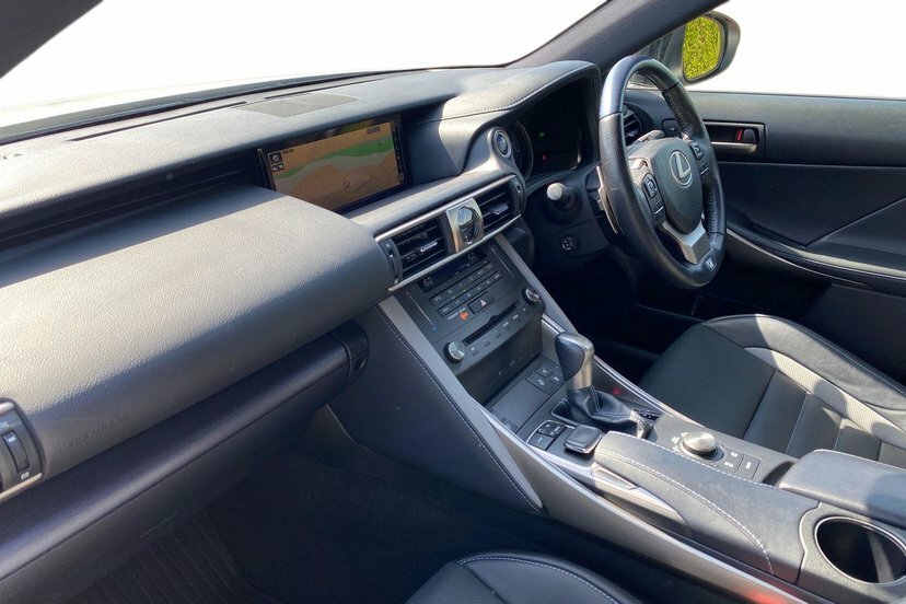 Lexus IS 2.5 300H F Sport Saloon Hybrid E-cvt 2 White #2