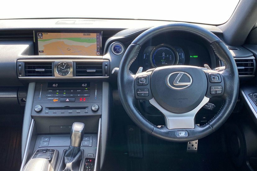 Lexus IS 300H F-sport Cvt Navigation White #12