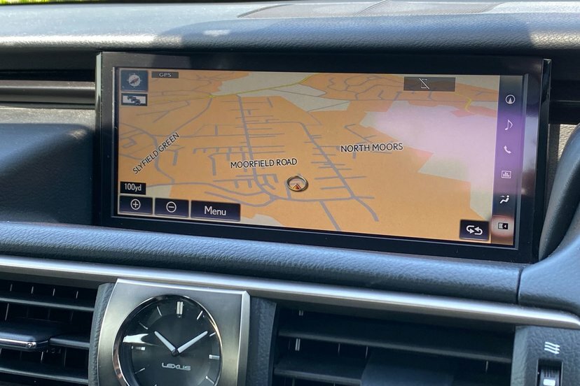 Lexus IS 300H F-sport Cvt Navigation White #8