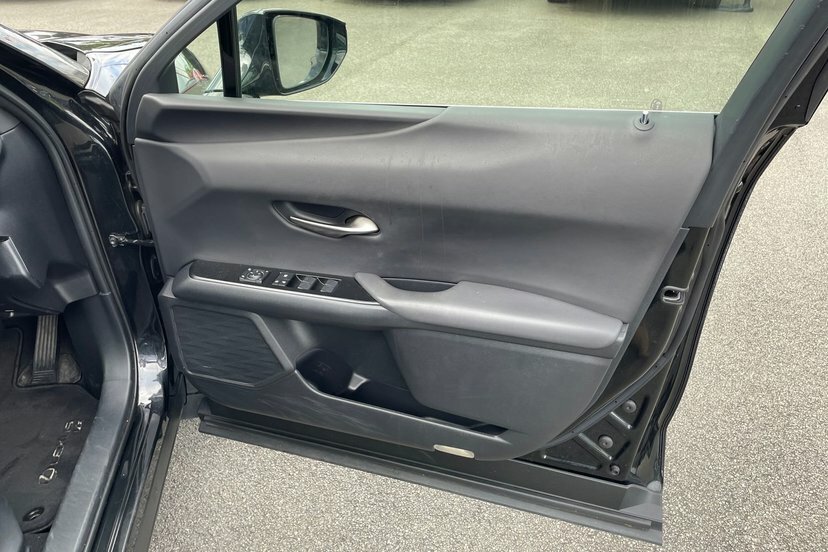 Lexus UX 300E 150Kw 54.3 Kwh E-cvt Premium-pluspk-18al Black #32