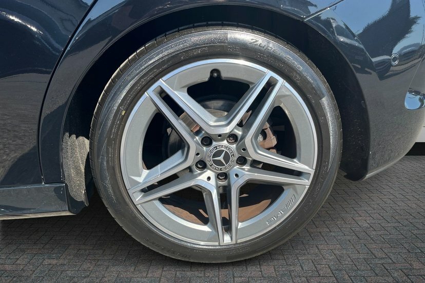 Mercedes-Benz B Class B180 Amg Line Premium Plus 2 Black #4