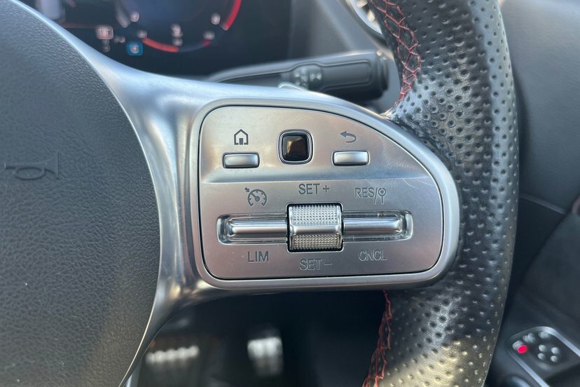 Mercedes-Benz B Class B180 Amg Line Premium Black #24