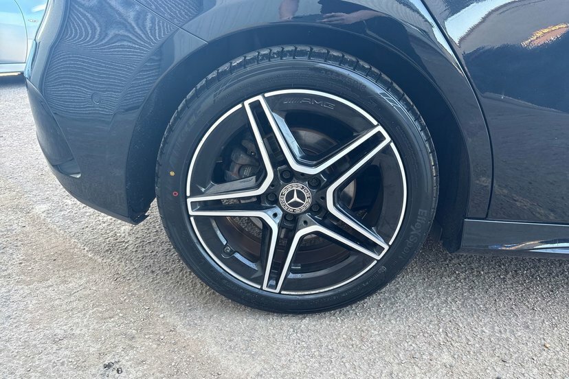 Mercedes-Benz A Class A200 Amg Line Premium KN23ZHE Black #4