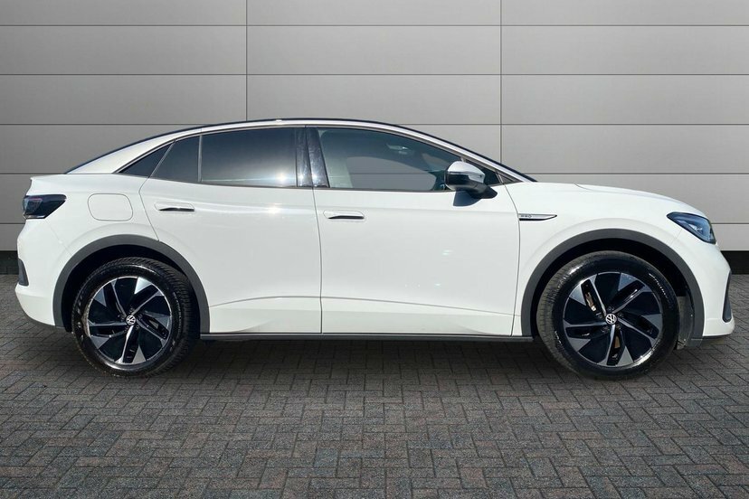 Volkswagen ID.5 Pro Performance 77Kwh Style Suv White #4