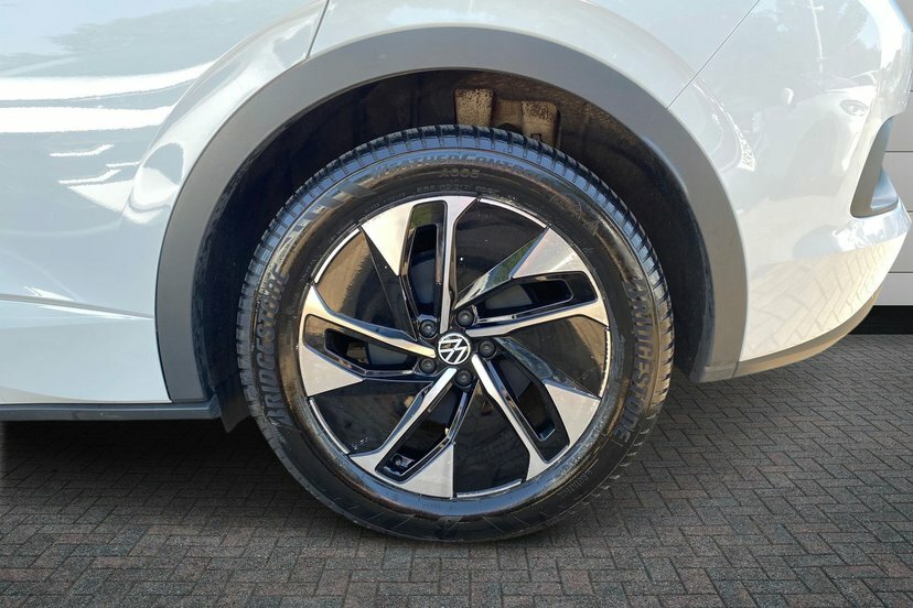 Volkswagen ID.5 Pro Performance 77Kwh Style Suv White #5