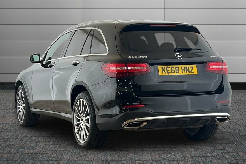 Mercedes-Benz GLC Class Glc 250 4Matic Amg Line Premium Black #2