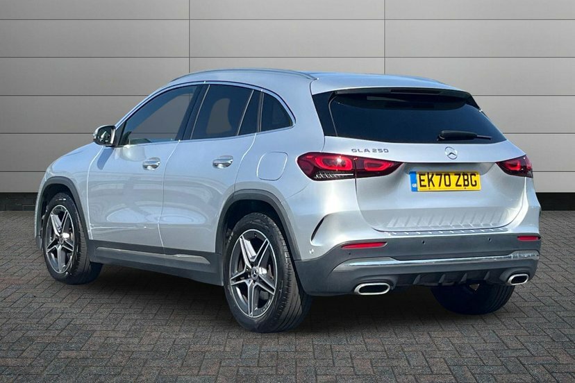 Mercedes-Benz GLA Class 2.0 Gla250 Amg Line Premium Plus Suv Silver #2