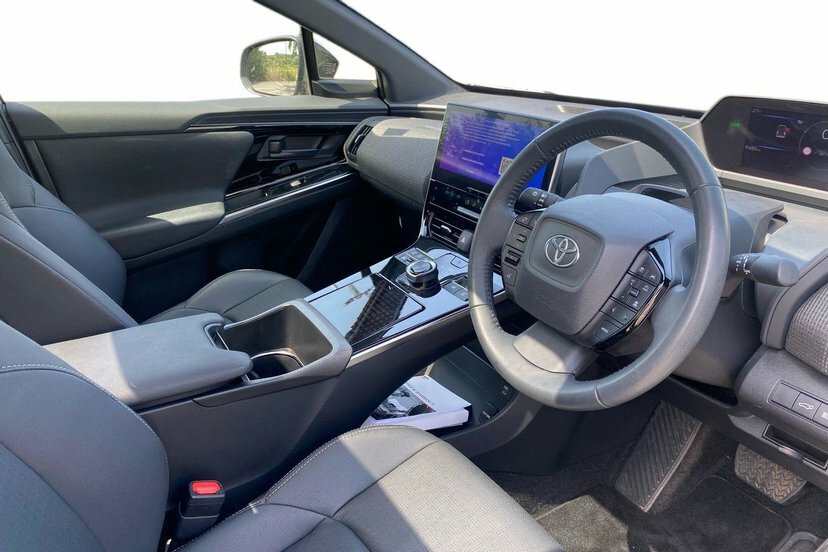 Toyota bZ4X 71.4 Kwh Motion Silver #10