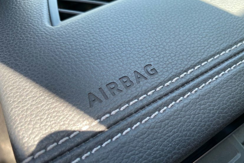 Volkswagen Touareg 3L R-line Tech White #55