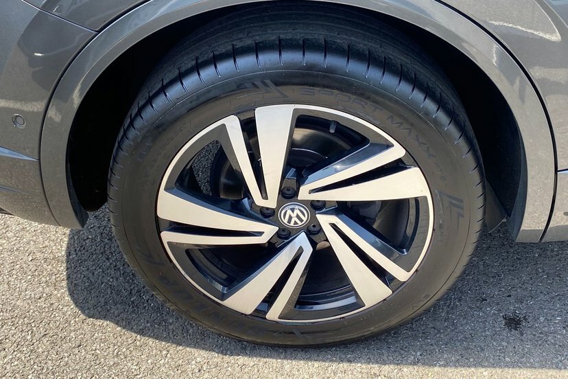 Volkswagen Touareg 3L R-line Tech White #31