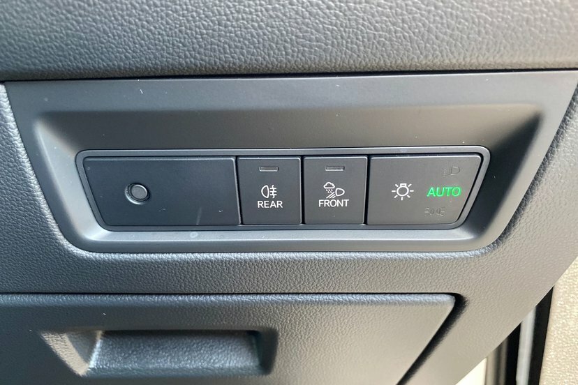 Volkswagen Touareg 3L R-line Tech White #22