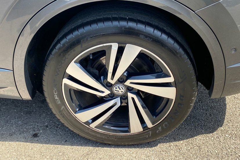 Volkswagen Touareg 3L R-line Tech White #44