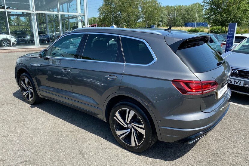 Volkswagen Touareg 3L R-line Tech White #43