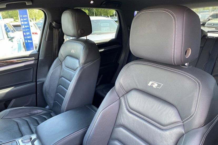 Volkswagen Touareg 3L R-line Tech White #53