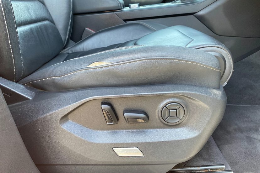Volkswagen Touareg 3L R-line Tech White #25