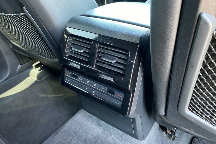 Volkswagen Touareg 3L R-line Tech White #34