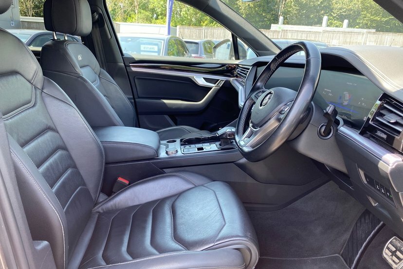 Volkswagen Touareg 3L R-line Tech White #24