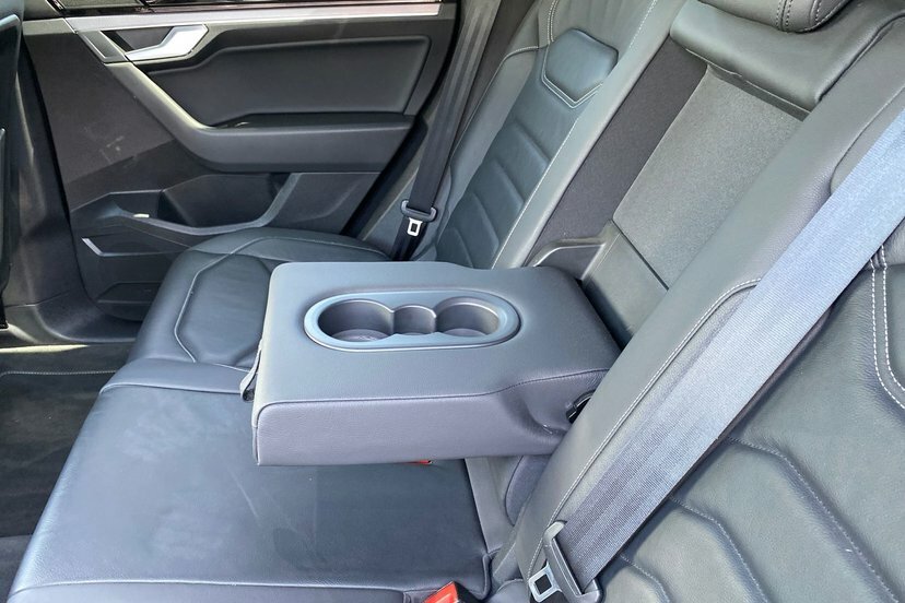 Volkswagen Touareg 3L R-line Tech White #49