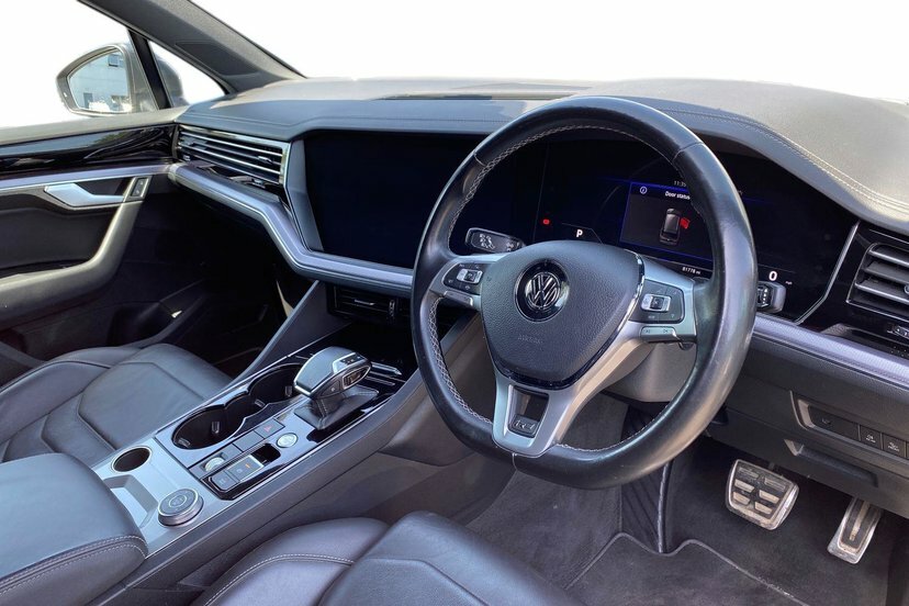 Volkswagen Touareg 3L R-line Tech White #6