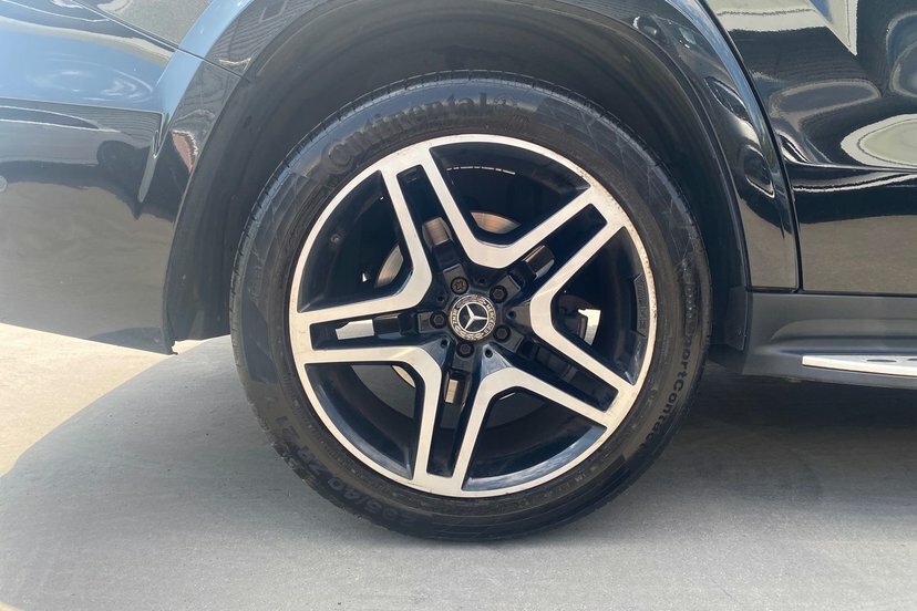 Mercedes-Benz GLS Class 3.0 Gls350d V6 Amg Line Suv G-tronic 4M Black #4